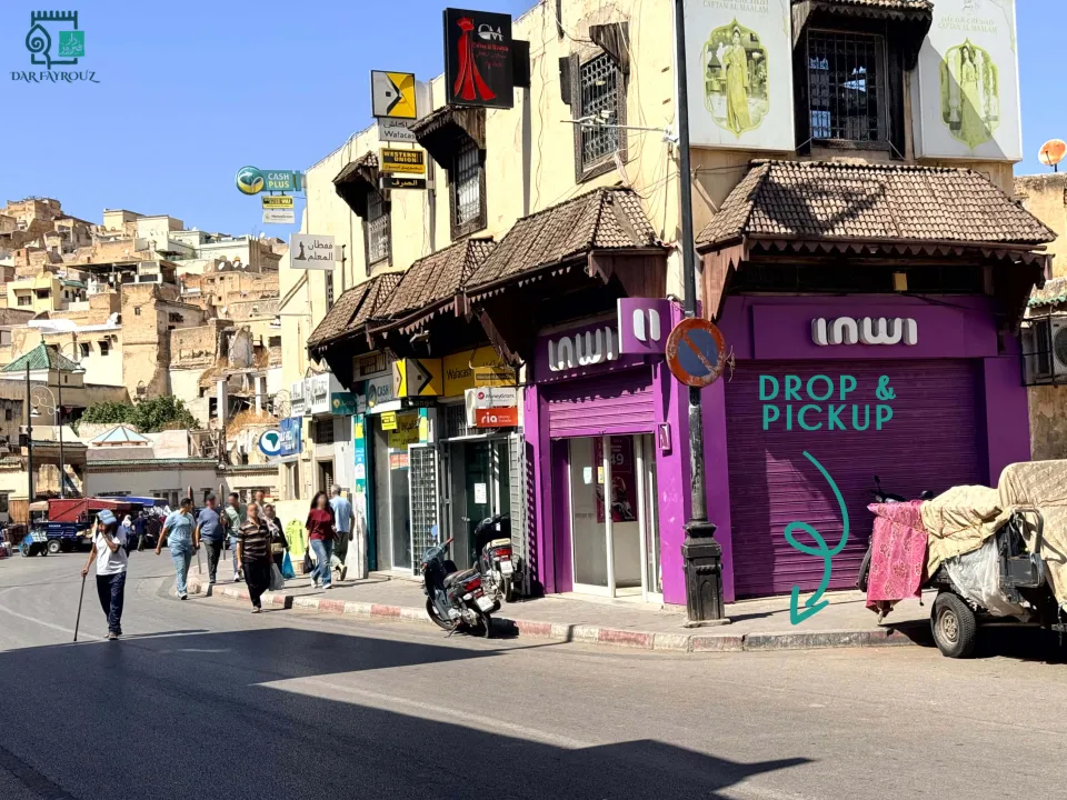 The purple inwi shop on Place R'cif, where every car stops